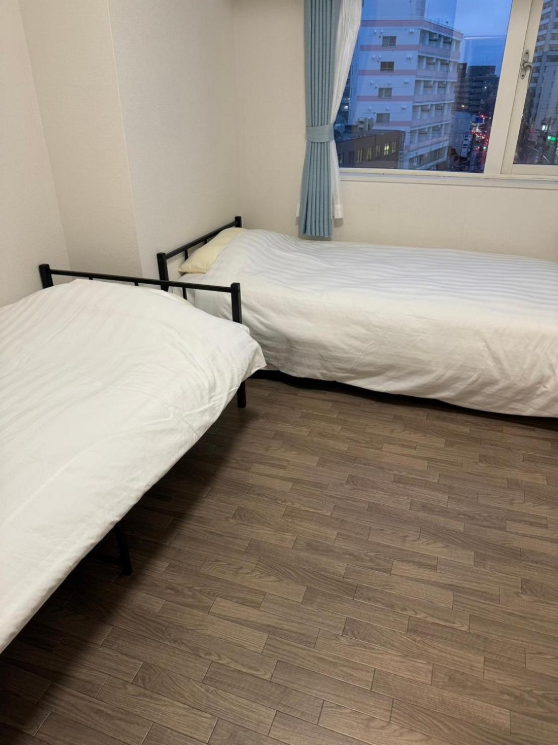 Апартаменти Ams Hiragishi 11 Rm 502 平岸駅から3分 解放感あって明るいお部屋 家族やお友達と 札幌ドームや中心部まで1駅 Екстер'єр фото